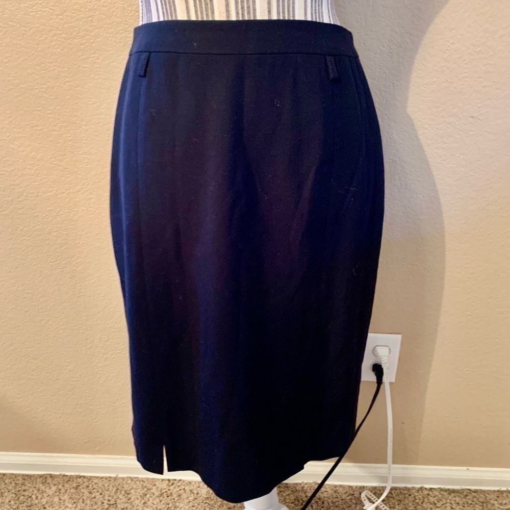 Escada Wool Skirt Small Black Euro Sz 36 100% Pure New Wool Flattering Hem Slits